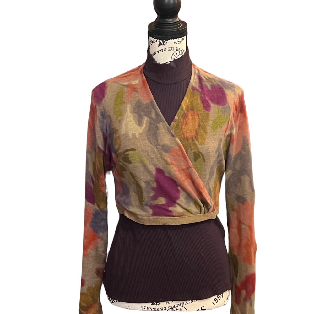 Lovely ballet- style crop top size M